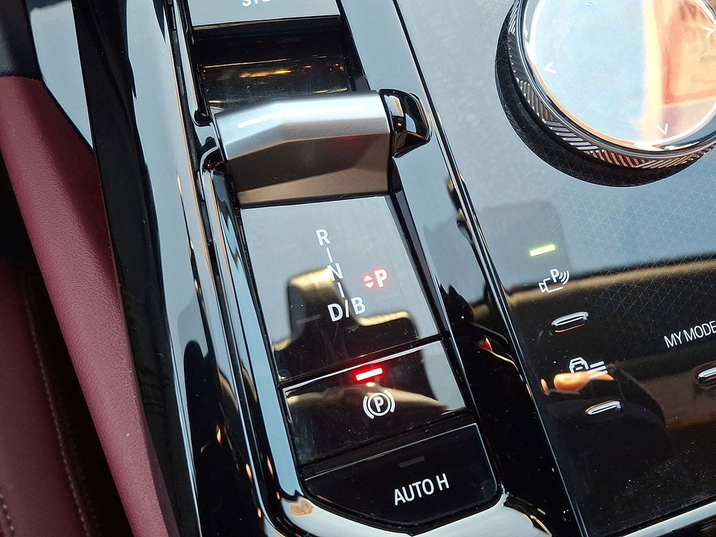 Used 2025 BMW i5 xDrive40 w/ M Sport Package image 12