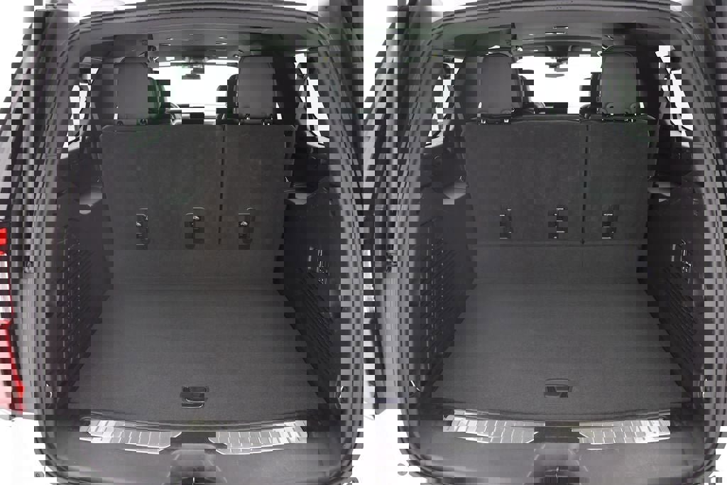 Used 2025 GMC Yukon XL Denali image 34