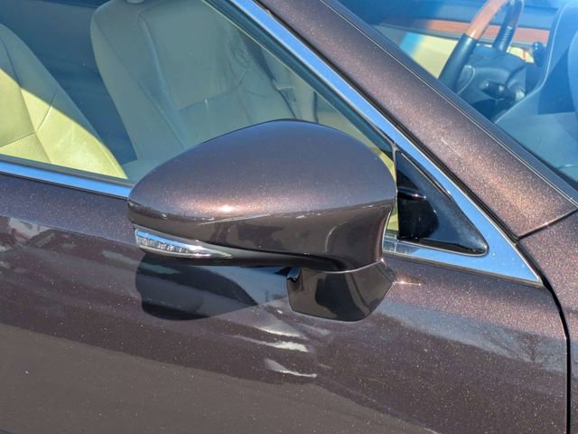 Used 2013 Lexus ES 300h w/ Luxury Pkg image 11