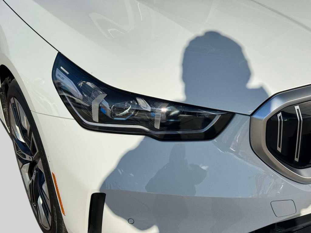 Certified 2025 BMW i5 xDrive40 w/ Premium Package image 9