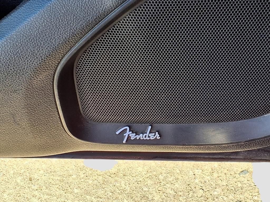 Used 2020 Nissan Titan SL w/ Moonroof Package image 17