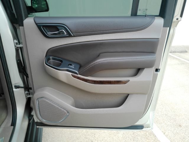 Used 2016 Chevrolet Suburban LT RWD image 26