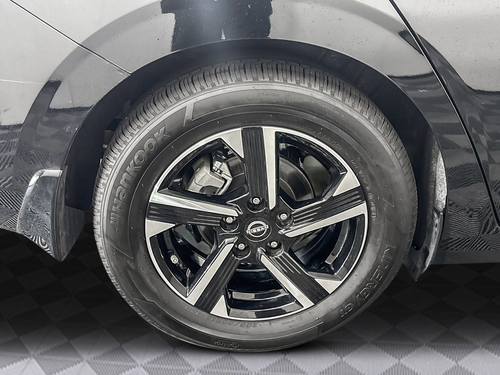 Used 2025 Nissan Sentra SV image 32