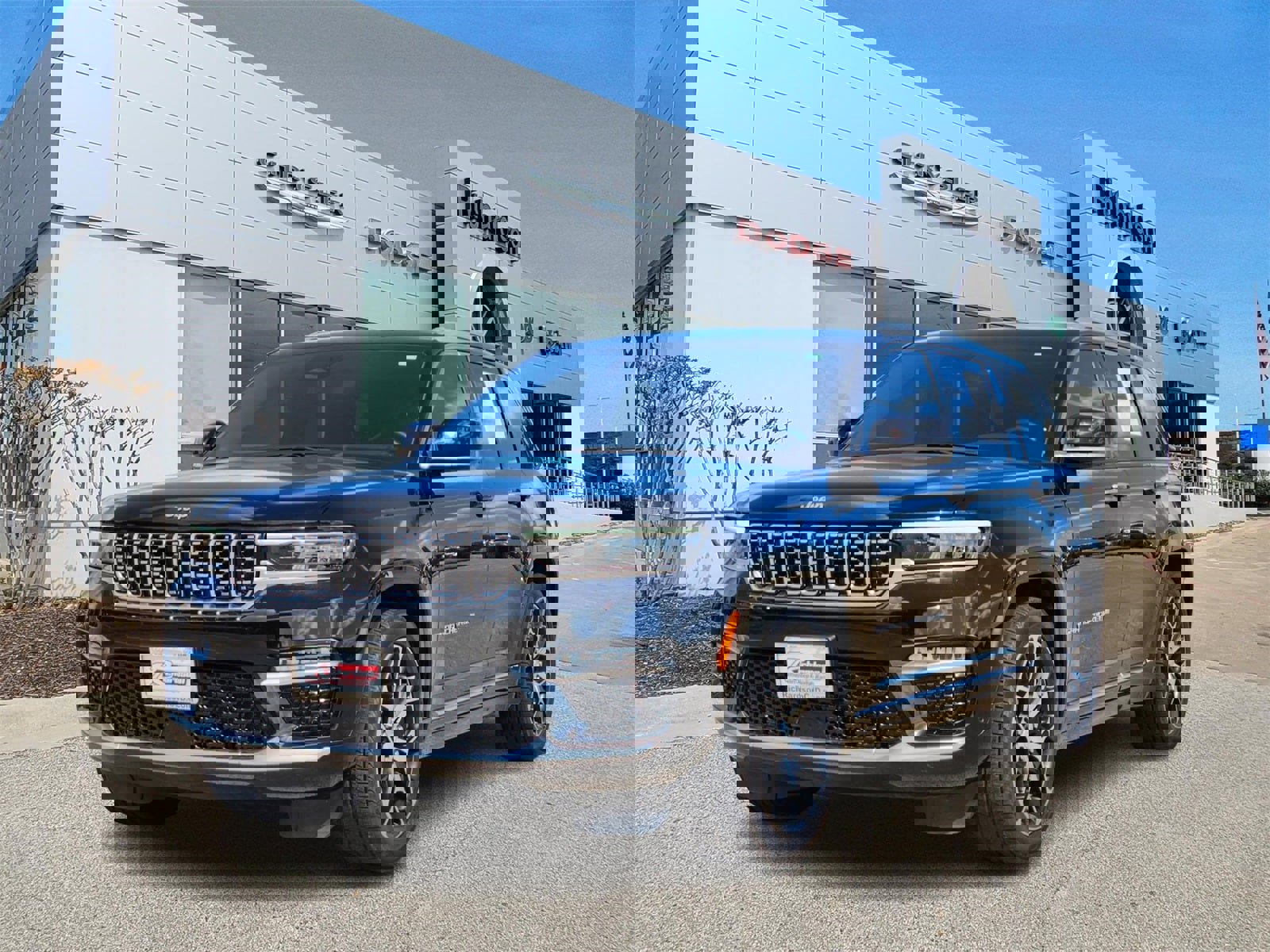 Certified 2023 Jeep Grand Cherokee Summit image 2