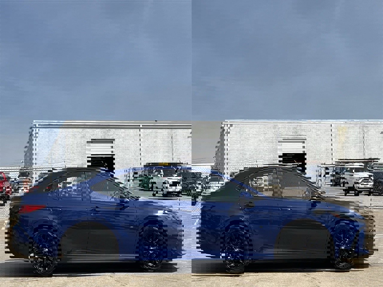 Used 2025 Toyota Camry SE image 3