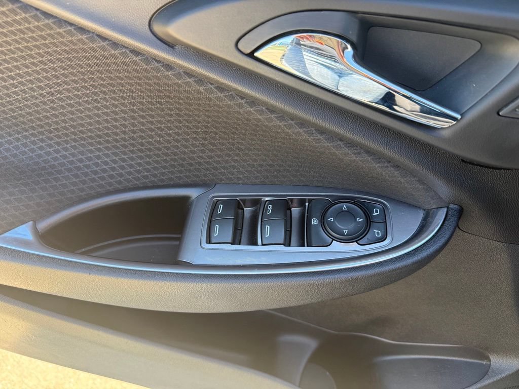 Used 2018 Chevrolet Malibu LT FWD image 26