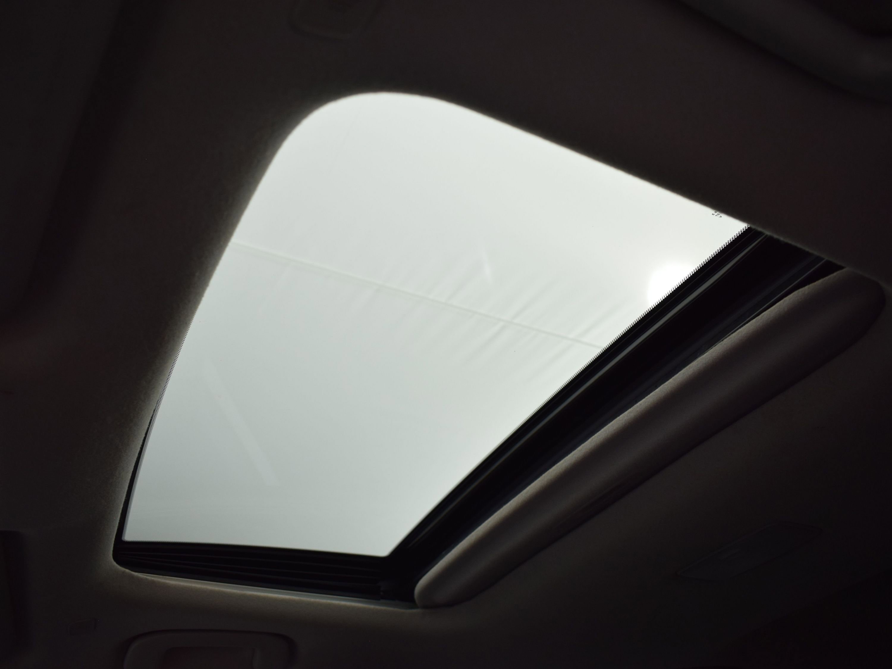 Used 2024 Toyota Corolla Cross XLE w/ Convenience Package image 20