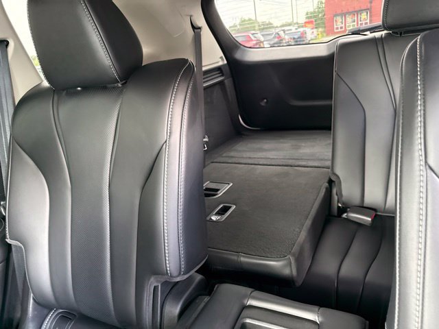 Used 2023 Acura MDX w/ Technology Package FWD image 30