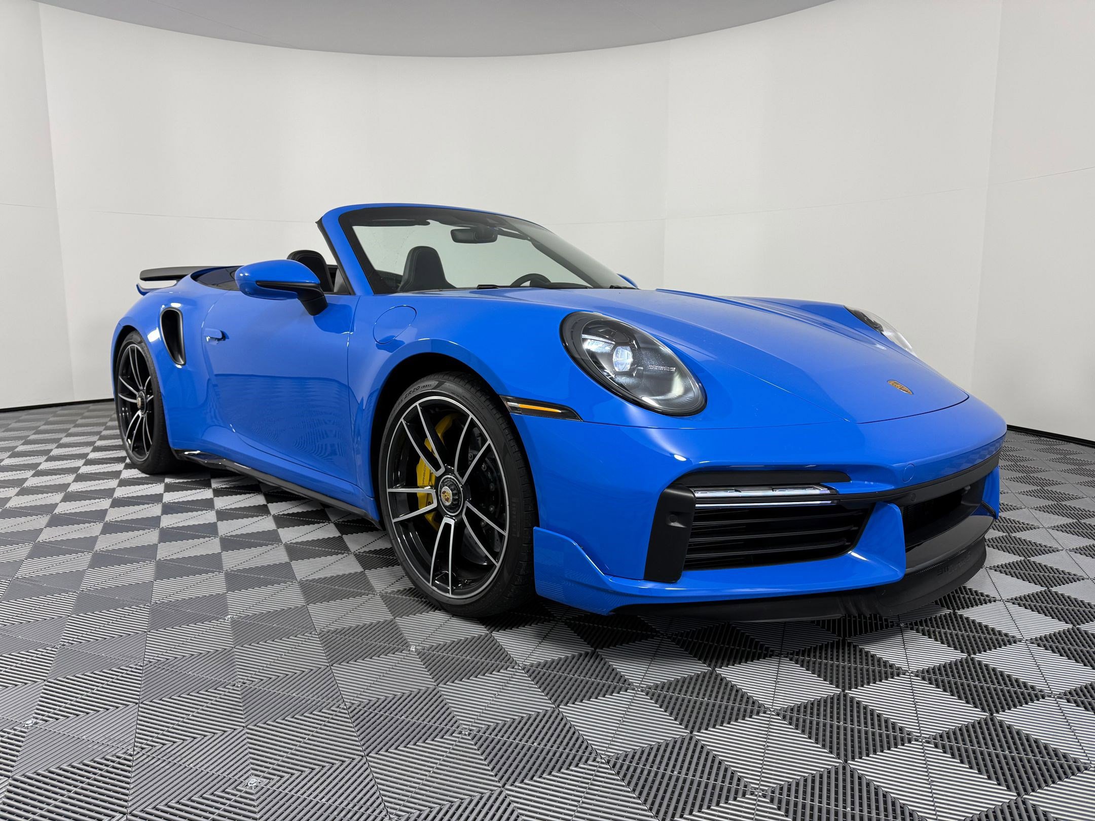 Certified 2022 Porsche 911 Turbo image 7