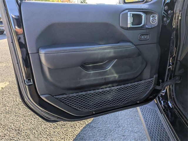 Used 2018 Jeep Wrangler Unlimited Sahara w/ Cold Weather Group image 12