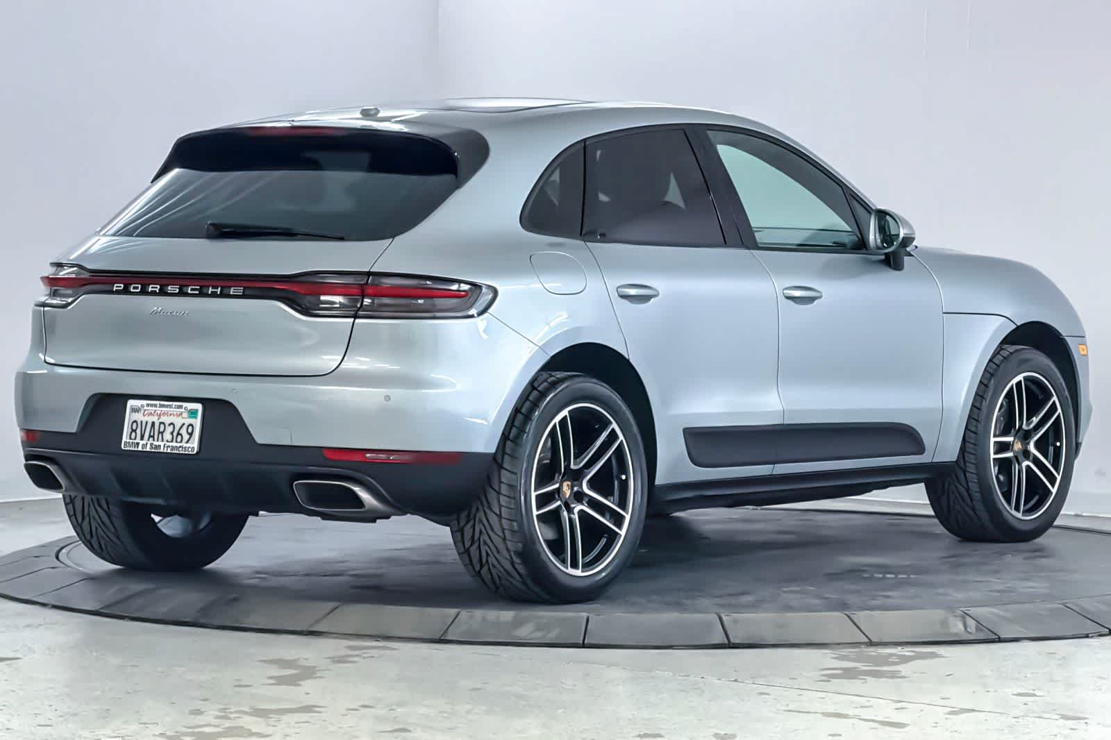 Used 2021 Porsche Macan w/ Premium Package Plus AWD/4WD image 2