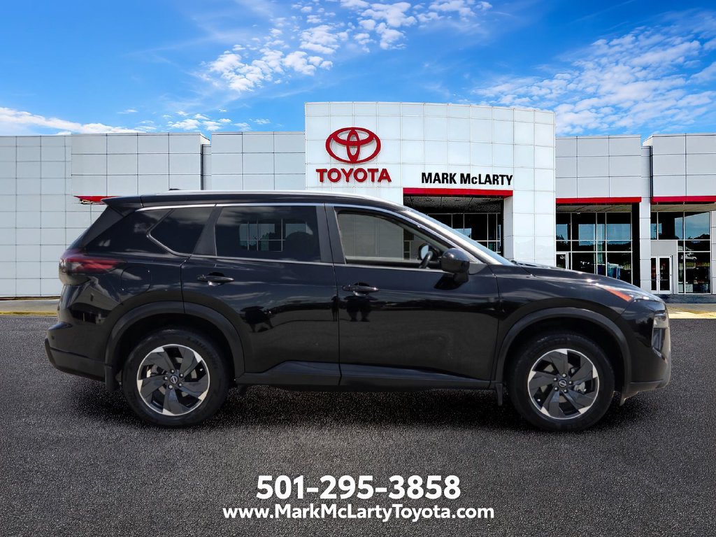 Used 2024 Nissan Rogue SV w/ SV Premium Package FWD image 6