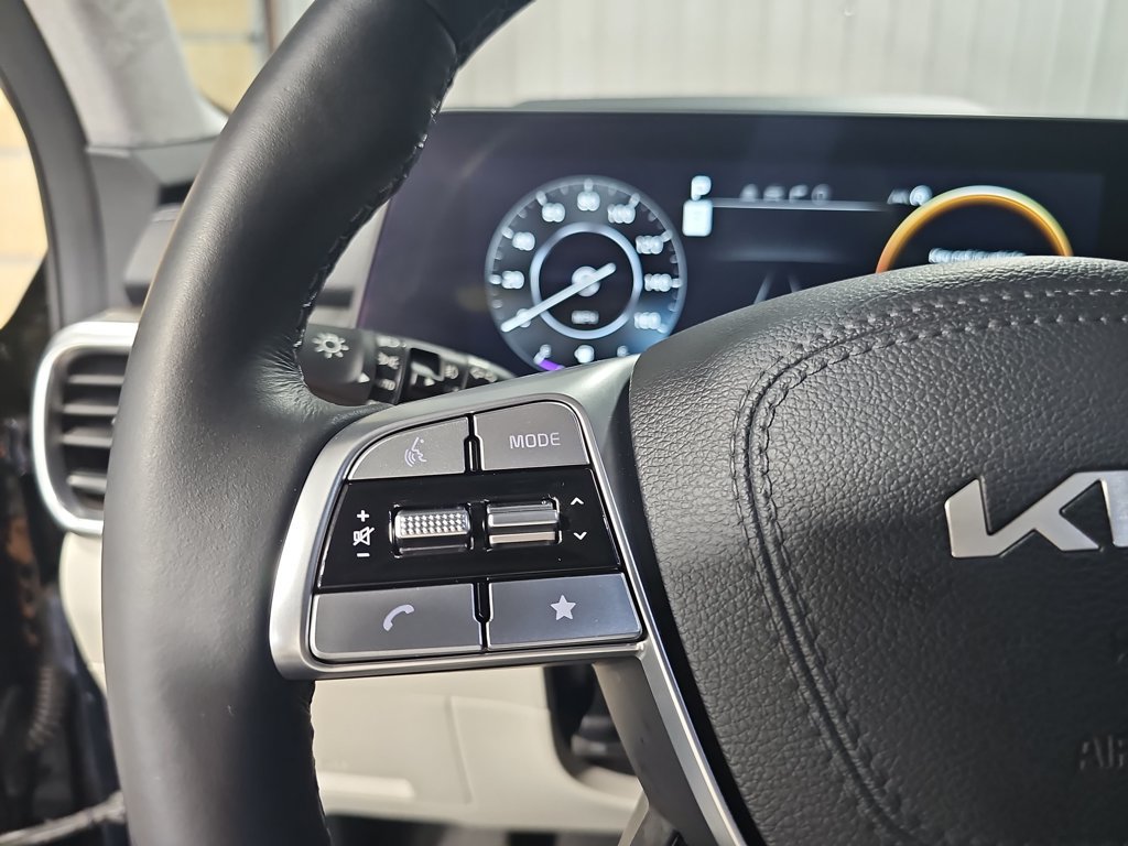 Used 2024 Kia Telluride SX Prestige w/ Towing Package AWD/4WD image 17