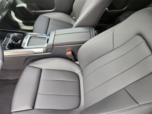 New 2025 Mercedes-Benz GLB 250 4MATIC image 8