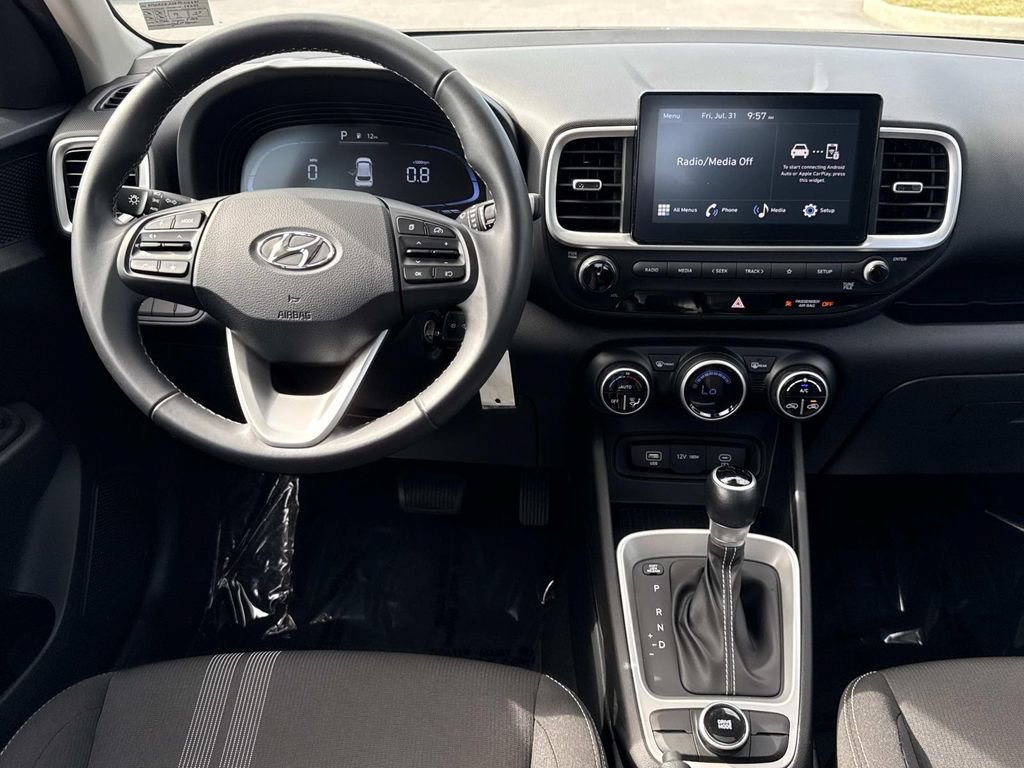 Used 2023 Hyundai Venue SEL w/ Cargo Package FWD image 3