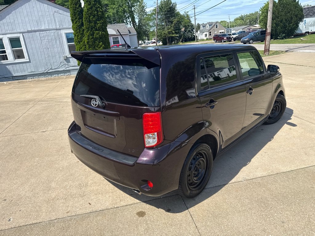 Used 2012 Scion xB FWD image 6