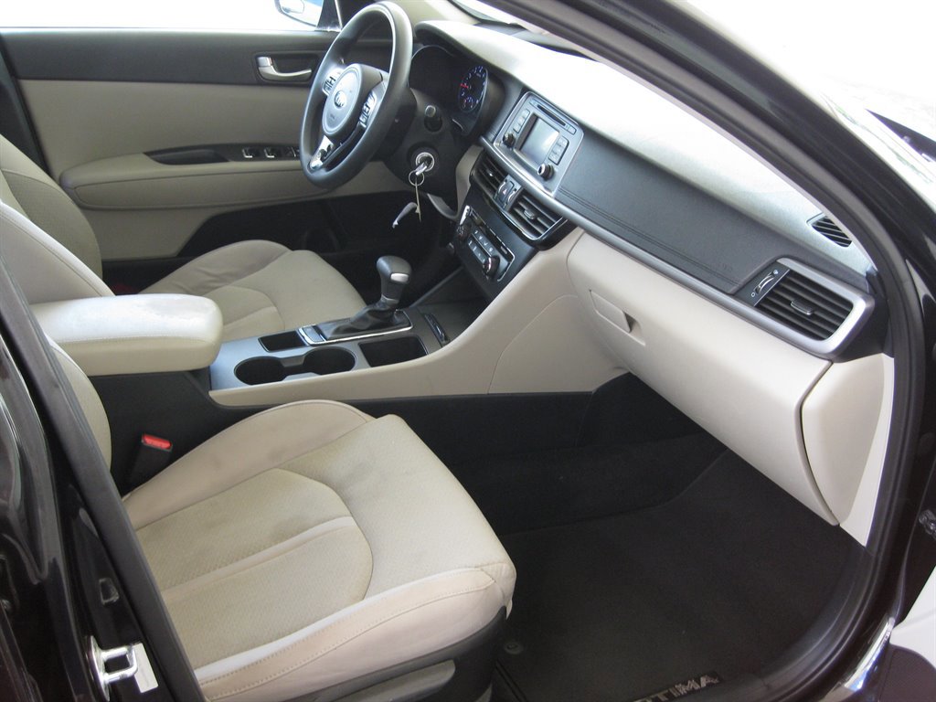 Used 2016 Kia Optima LX FWD image 29