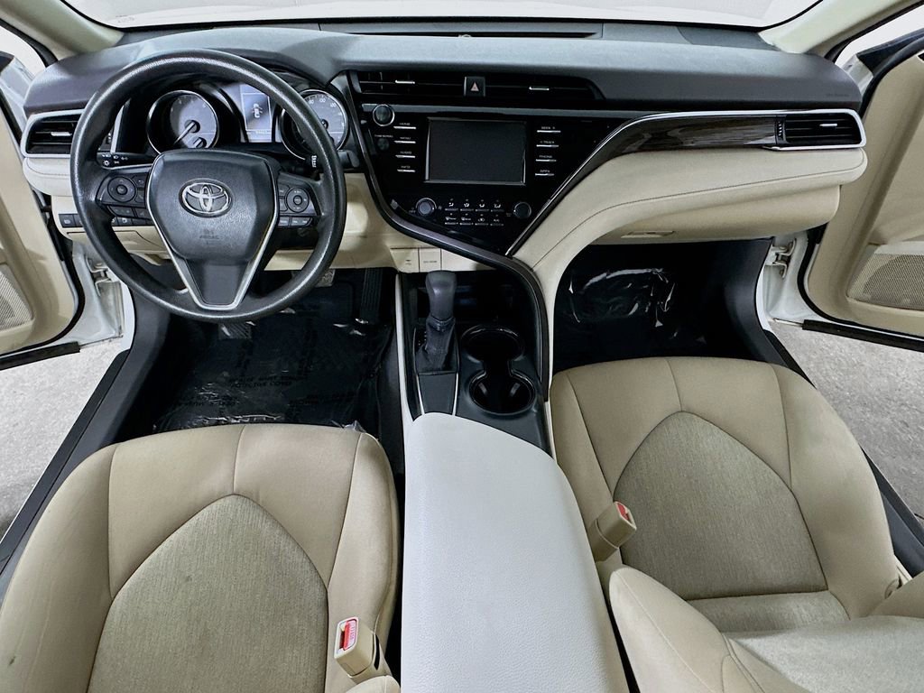 Used 2018 Toyota Camry LE FWD image 16