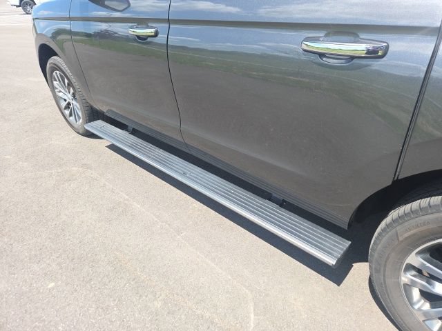 Used 2018 Ford Expedition Max Limited RWD image 18