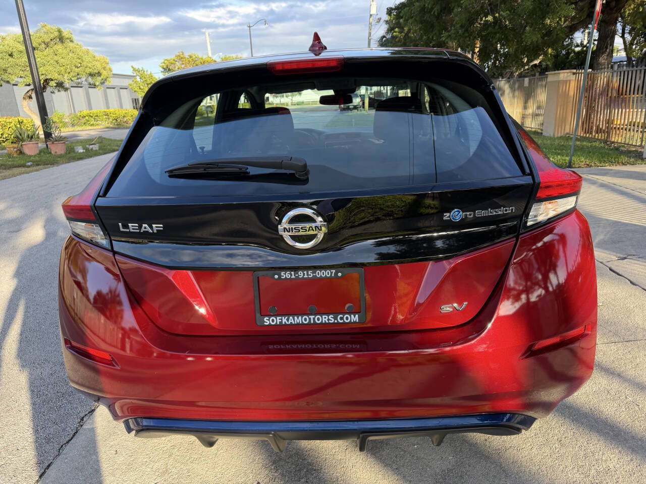 Used 2018 Nissan Leaf SV w/ SV Technology Package image 11