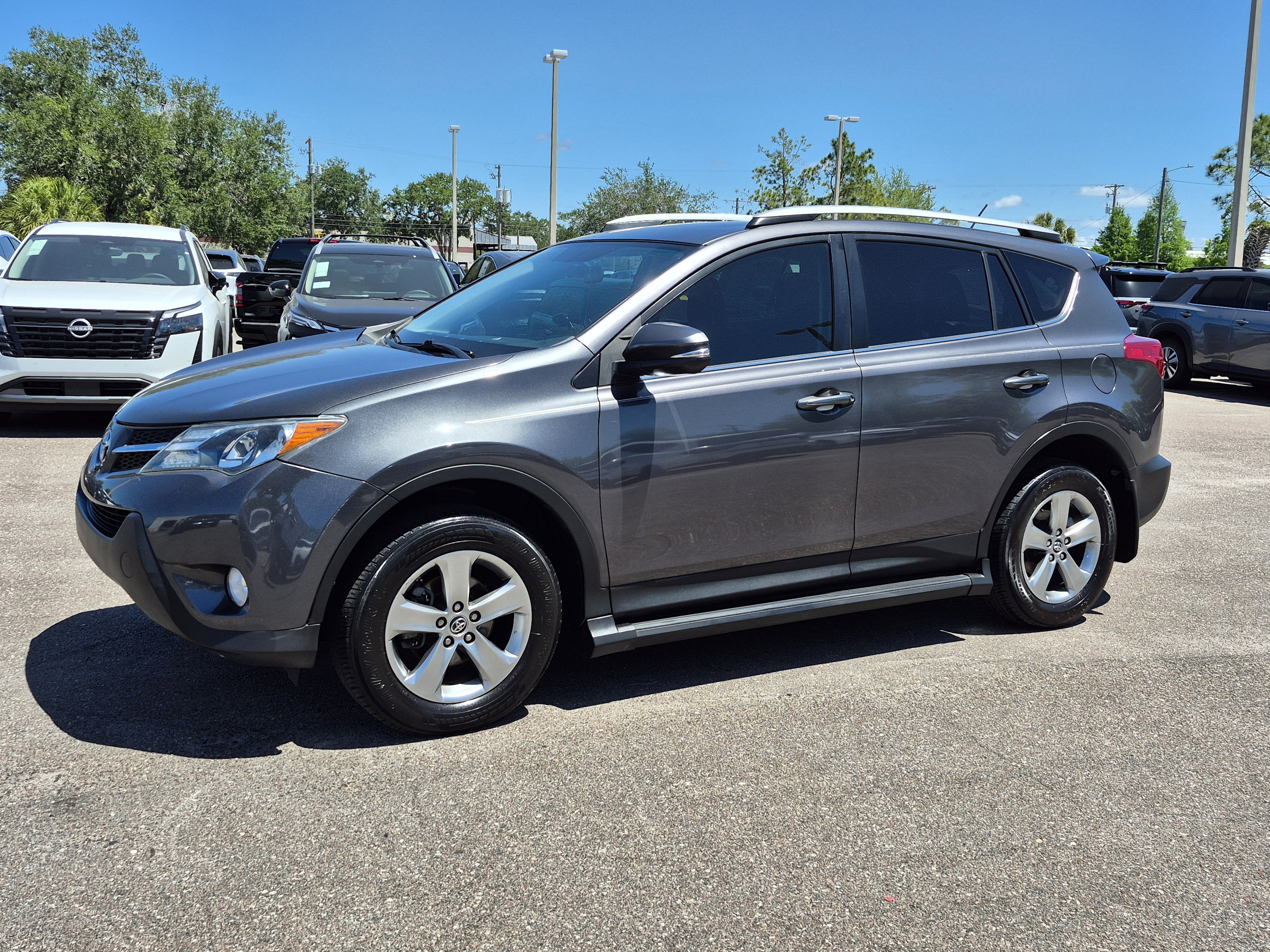Used 2015 Toyota RAV4 XLE FWD image 1