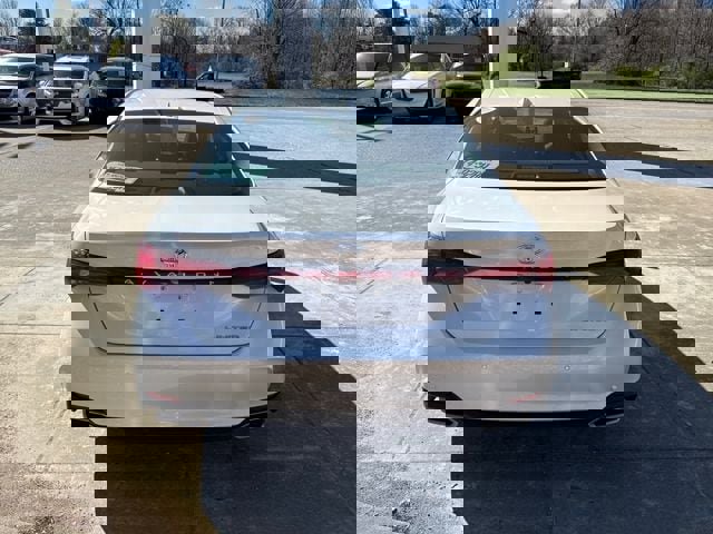 Used 2021 Toyota Avalon Limited w/ Advanced Safety Package image 4