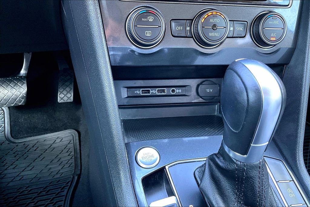 Used 2019 Volkswagen Tiguan SE image 33