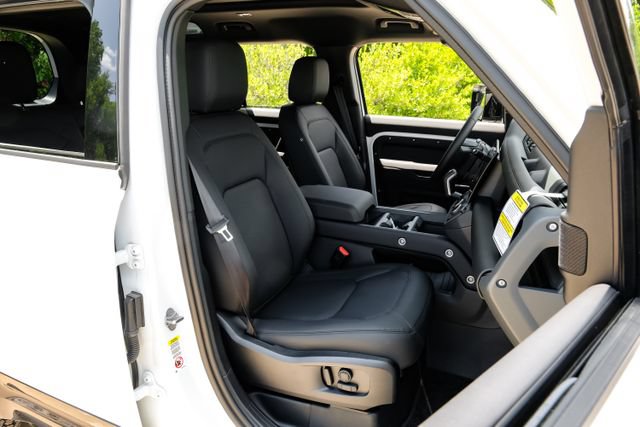 New 2026 Land Rover Defender 110 X-Dynamic SE AWD/4WD image 41