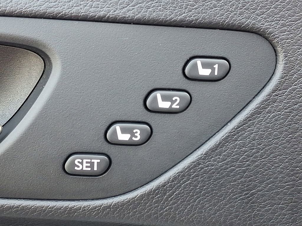 Used 2015 Lexus RC 350 w/ F Sport w/Summer Tires image 27