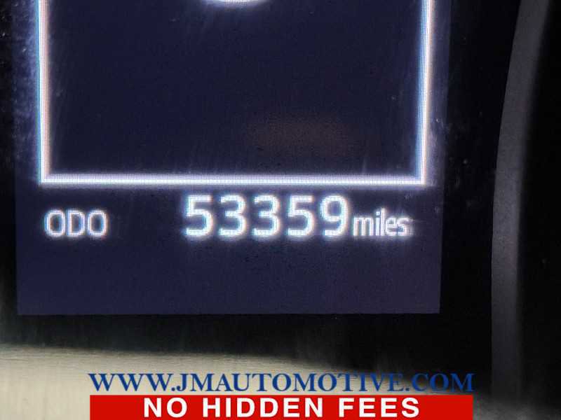 Used 2024 Toyota Camry LE FWD image 21