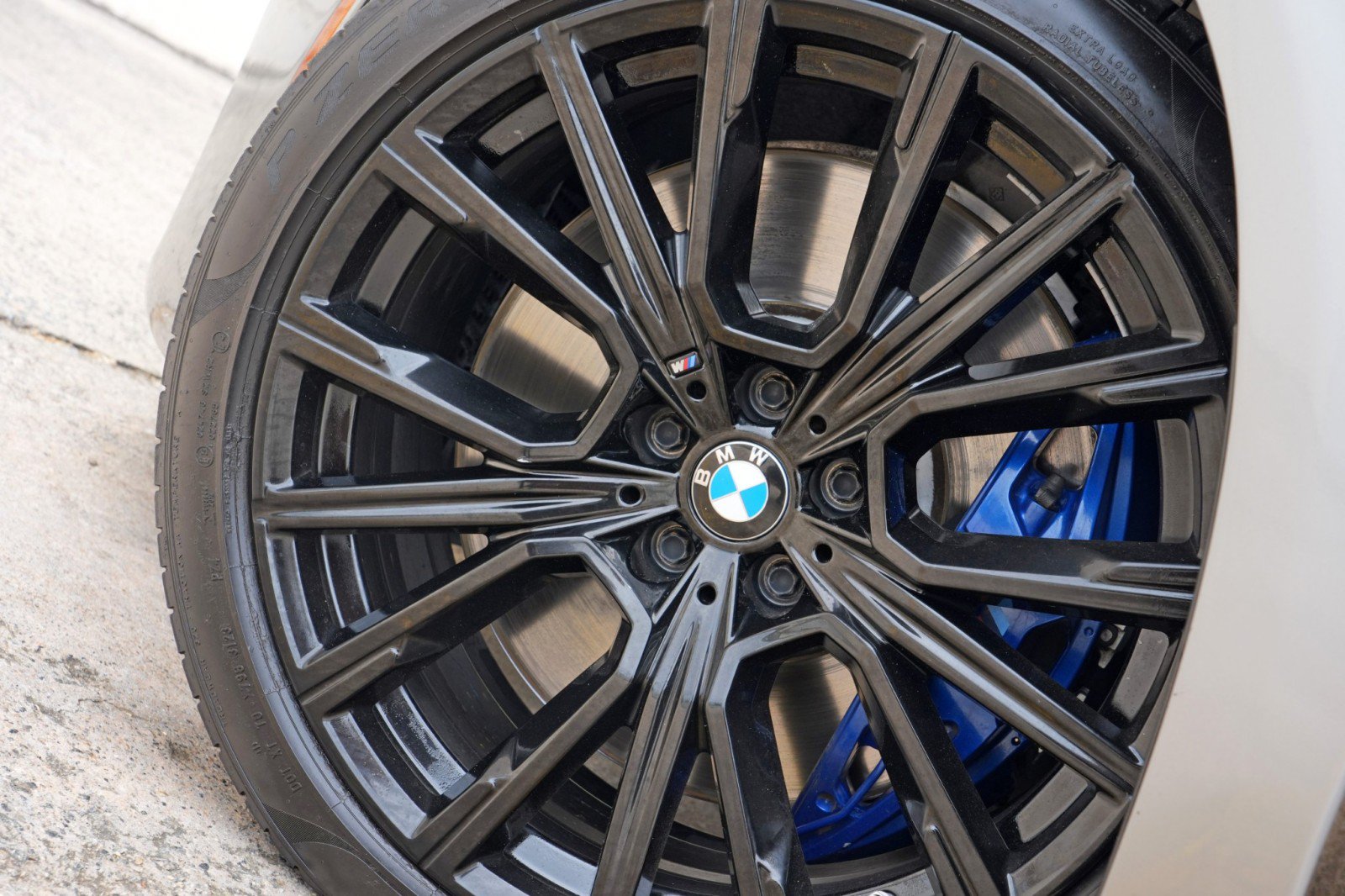 Used 2022 BMW 740i w/ M Sport Package RWD image 62