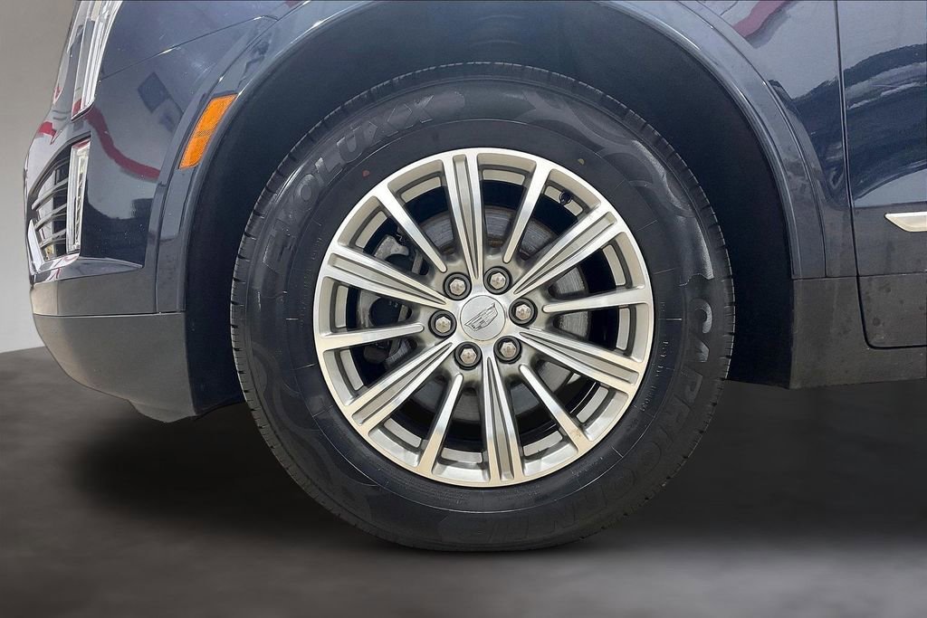 Used 2017 Cadillac XT5 Luxury w/ Driver Awareness Package image 9