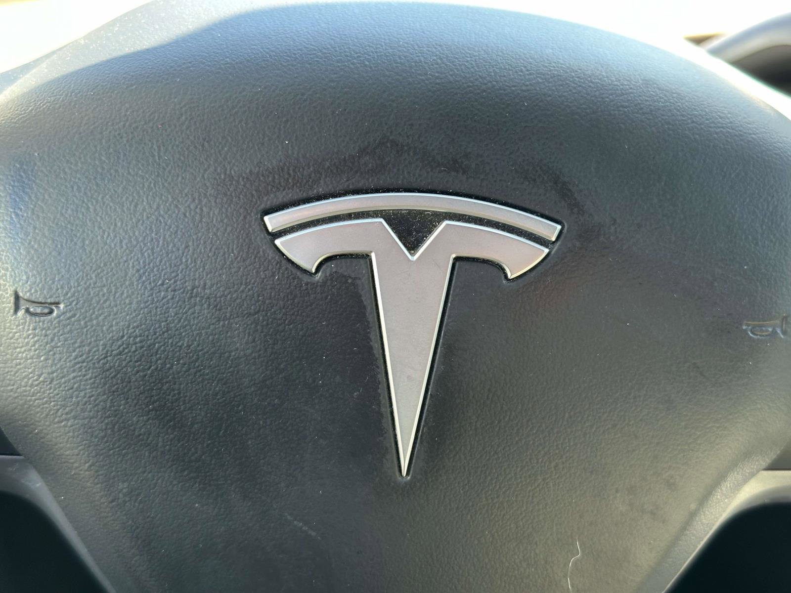 Used 2022 Tesla Model Y Long Range AWD/4WD image 21