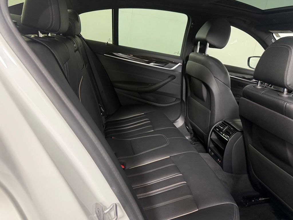 Used 2020 BMW 540i w/ Convenience Package RWD image 16