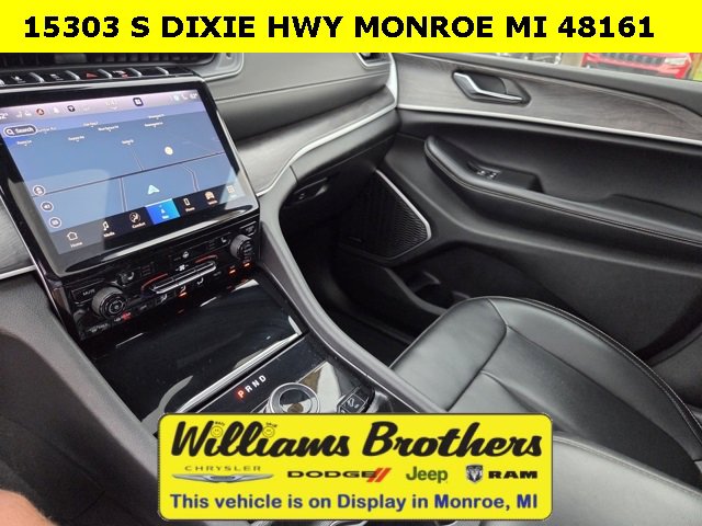 Used 2024 Jeep Grand Cherokee Limited 4xe image 13