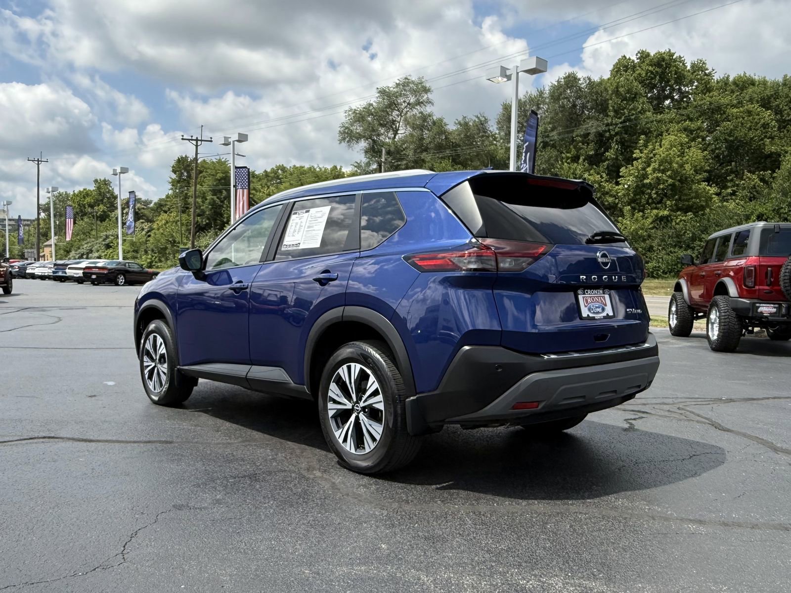 Used 2023 Nissan Rogue SV w/ SV Premium B Package image 9