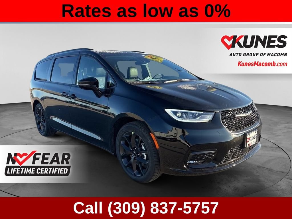 New 2026 Chrysler Pacifica Limited w/ S Appearance Package