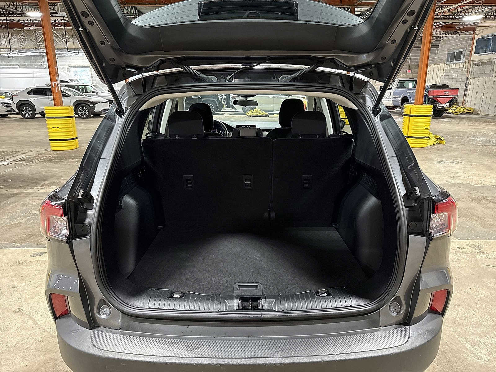 Used 2022 Ford Escape S image 11