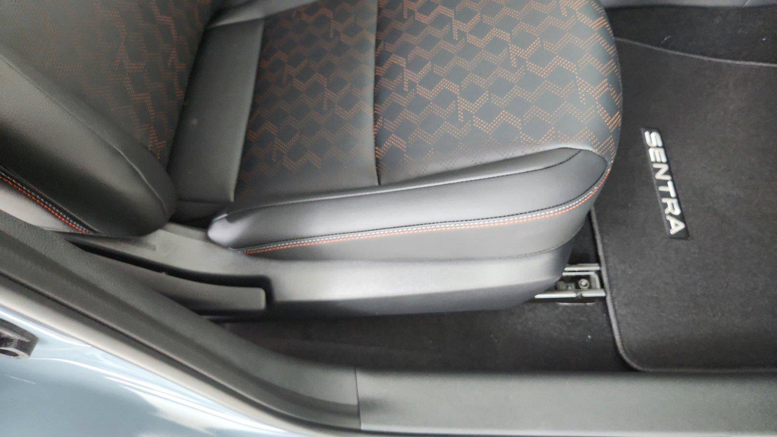 New 2027 Nissan Sentra SR w/ SR Premium Package FWD image 30