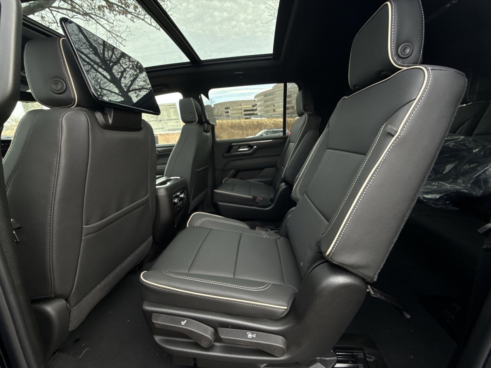 New 2026 GMC Yukon XL Elevation w/ Elevation Premium Package image 25