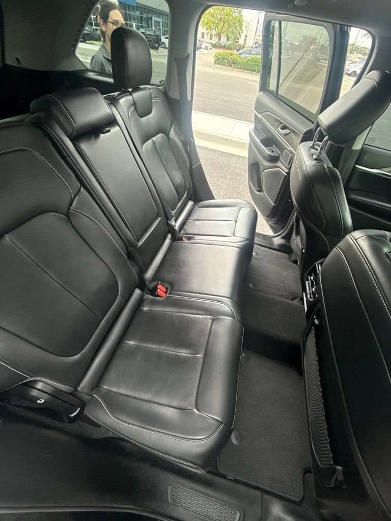 Used 2022 Jeep Grand Cherokee Limited AWD/4WD image 8