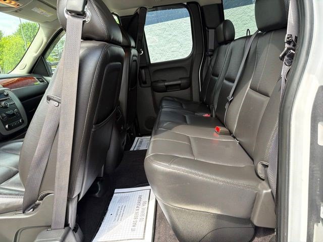 Used 2011 GMC Sierra 2500 SLT w/ SLT Convenience Package AWD/4WD image 15