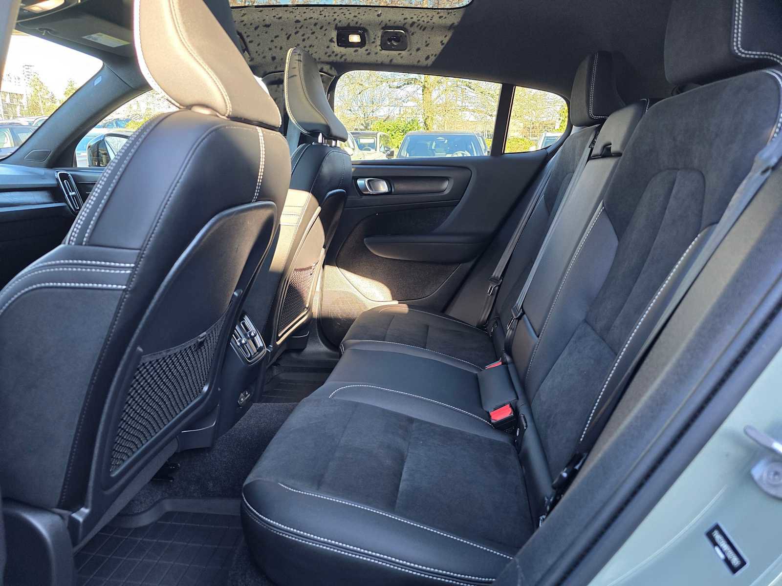 Used 2023 Volvo C40 P8 Recharge Ultimate w/ Protection Package Premier image 18