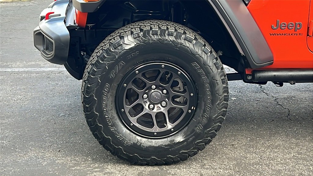 Used 2023 Jeep Wrangler Unlimited Rubicon w/ Xtreme 35 Tire Package image 6
