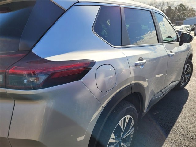 Used 2023 Nissan Rogue SV image 9