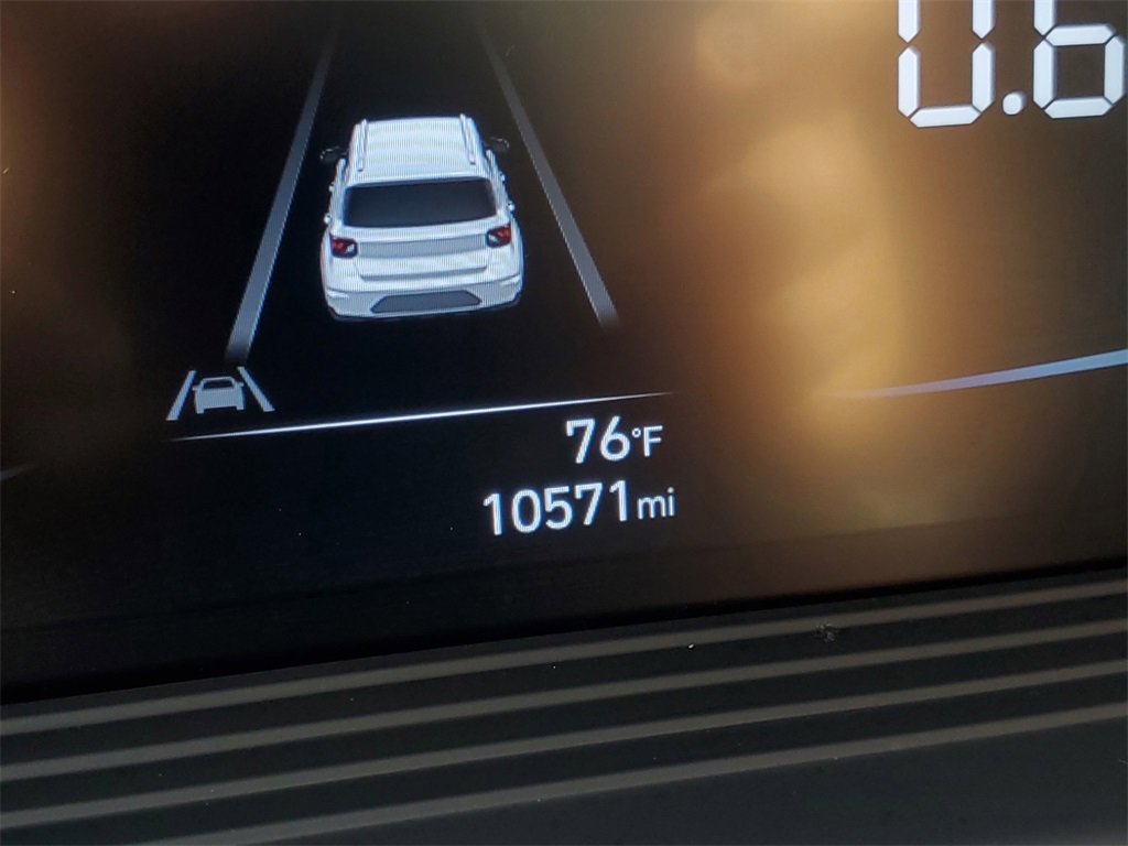 Used 2024 Hyundai Venue SEL image 23