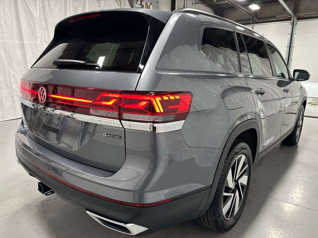Used 2025 Volkswagen Atlas SE AWD/4WD image 7