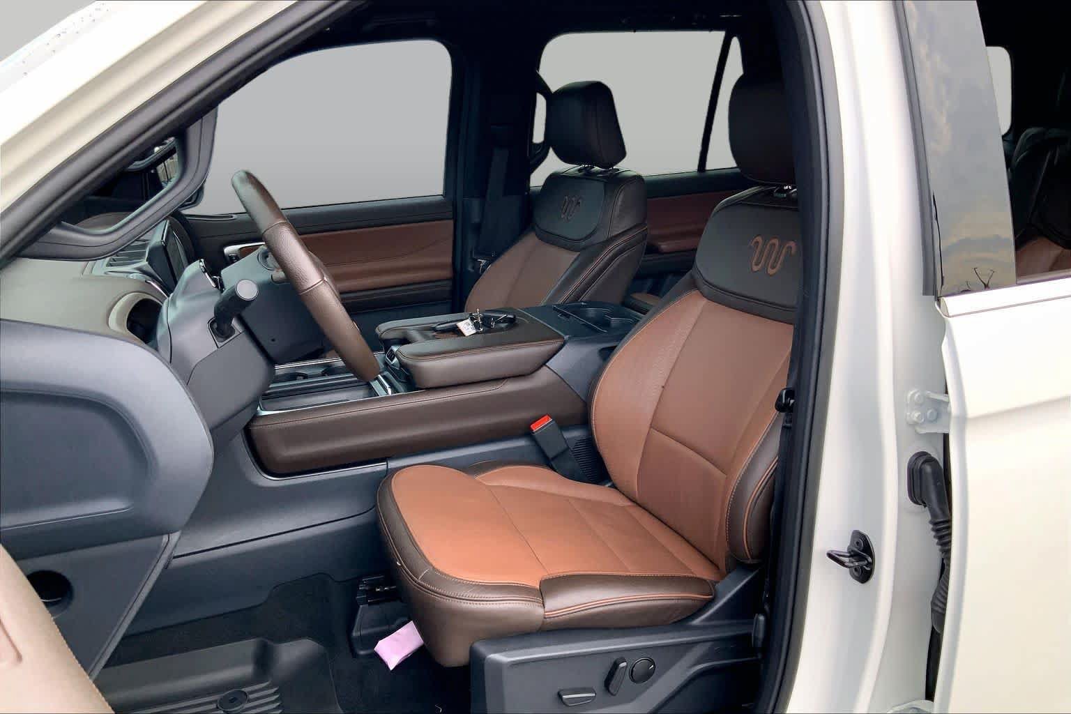 Used 2025 Ford Expedition King Ranch AWD/4WD image 8