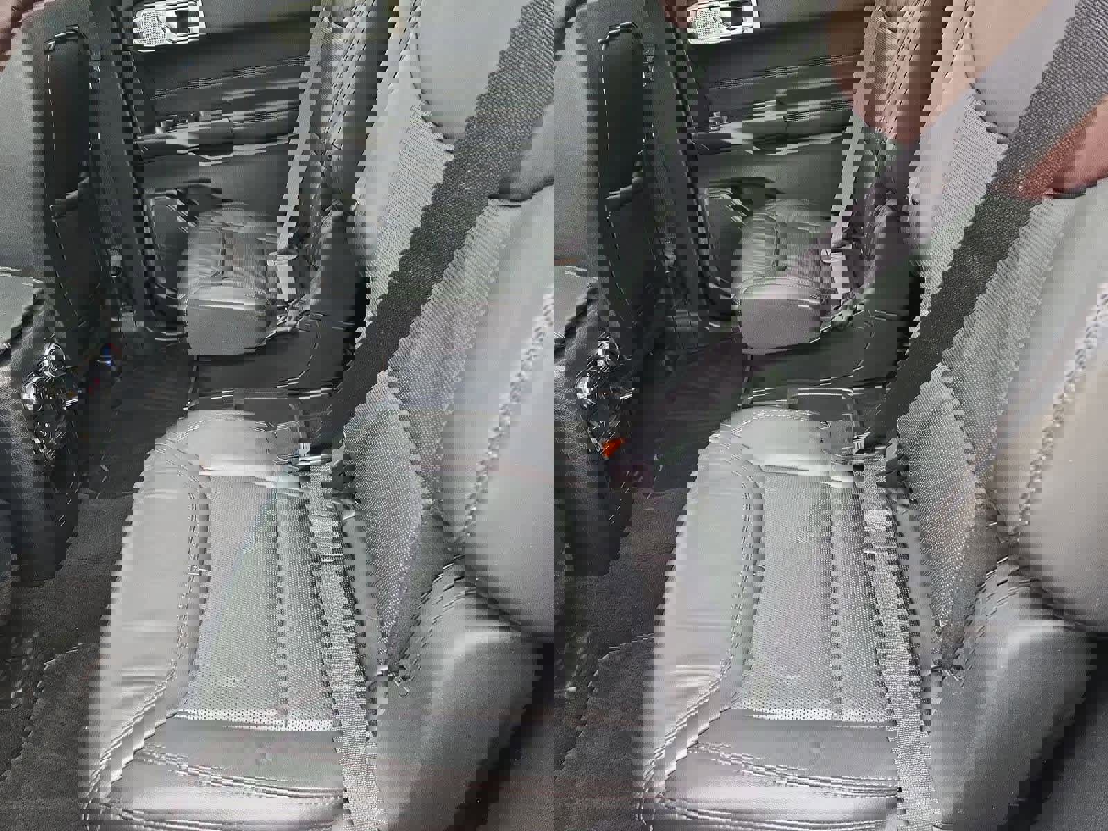 Used 2020 Ford Explorer Platinum w/ Premium Technology Package image 20