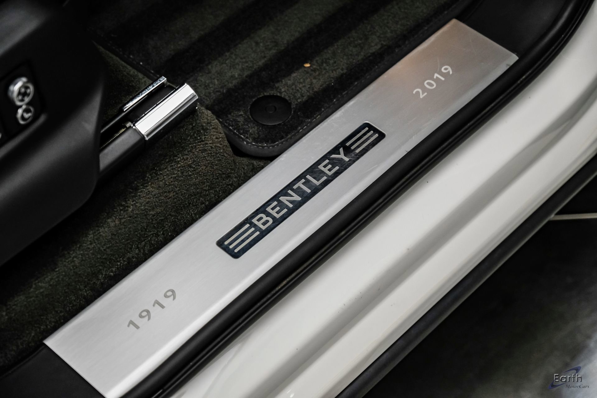 Used 2019 Bentley Bentayga image 50